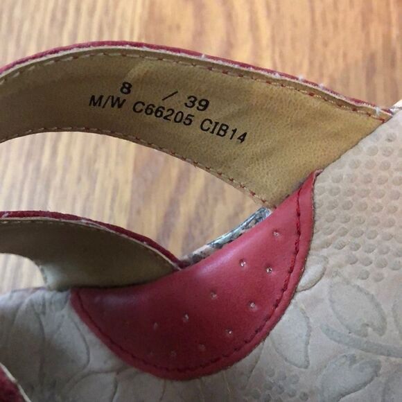 Boc red leather wedges sz 39 - Picture 6 of 7